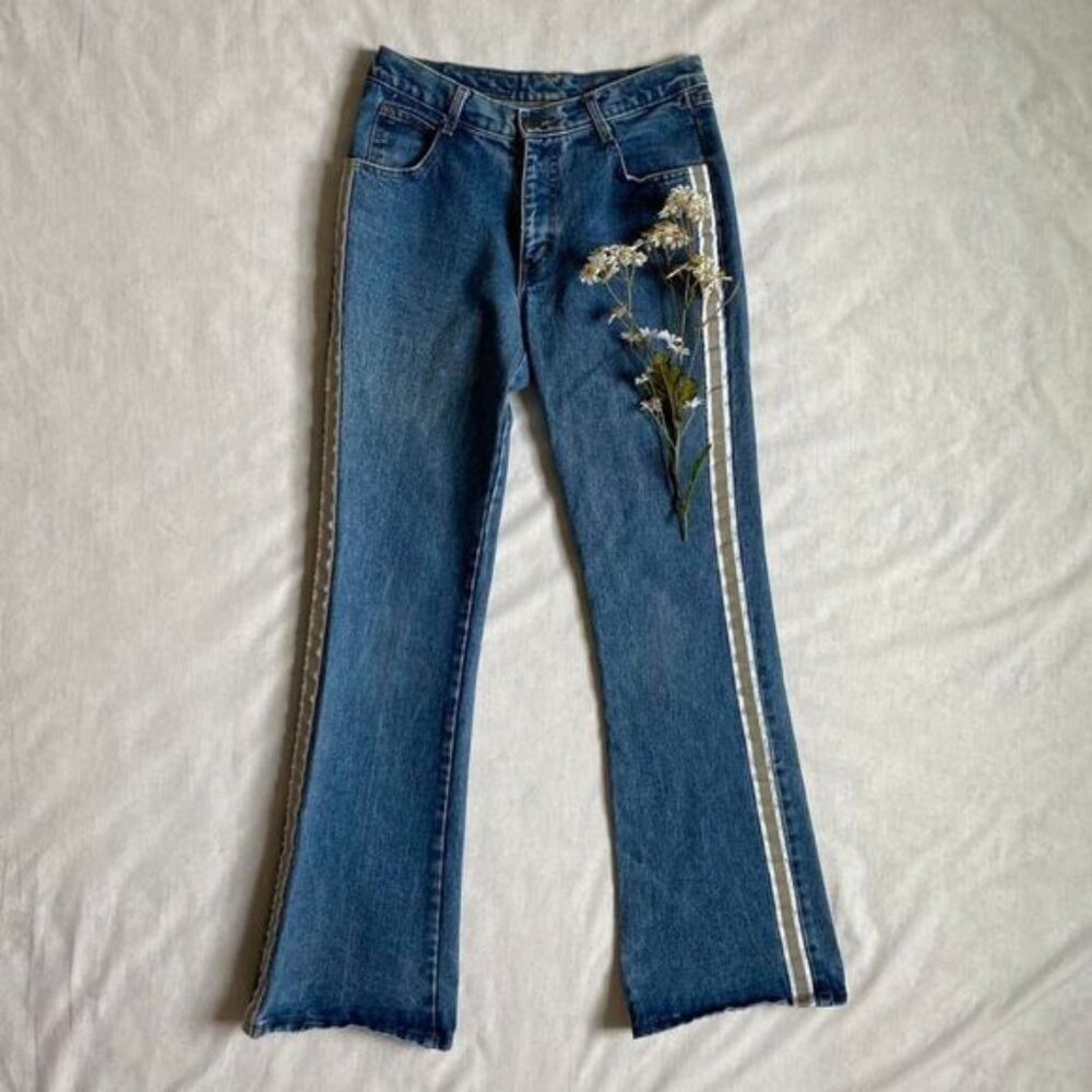 Vintage medium wash low rise jeans with side stripe